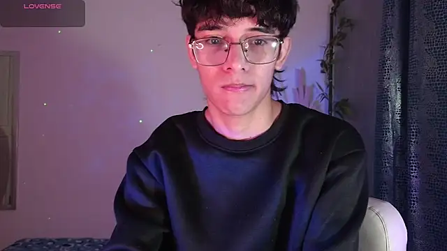 Snapshot of noah_millerx chatting on March 2, 2026, 4:14 am noah millerx online show from March 2, 2026, 4:14 am