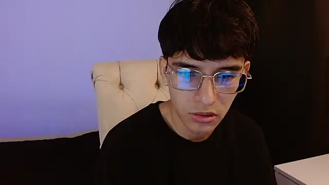 Snapshot of noah_millerx chatting on July 24, 2026, 9:35 pm noah millerx online show from July 24, 2026, 9:35 pm