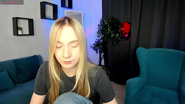 Snapshot of MellliissaDrream chatting on March 3, 2026, 1:23 am MellliissaDrream online show from March 3, 2026, 1:23 am