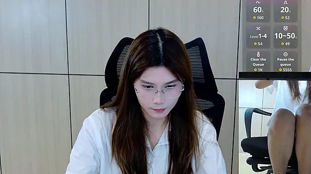 zhen-68 online show from July 14, 2026, 6:51 am