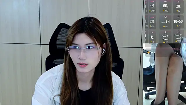 zhen-68 online show from July 29, 2026, 6:44 am