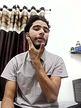 Snapshot of CoralN chatting on April 18, 2026, 3:21 am CoralN online show from April 18, 2026, 3:21 am