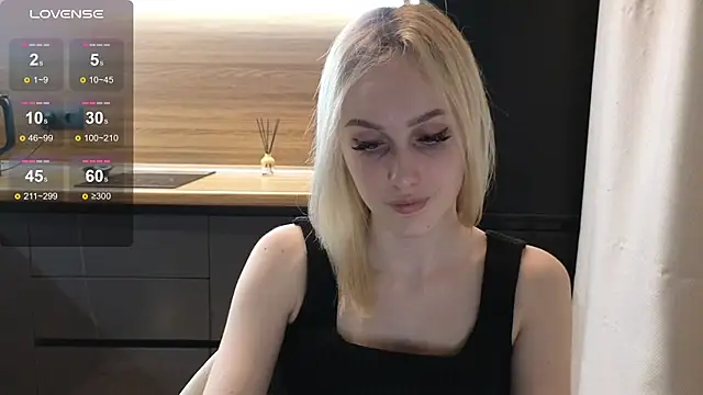 Bella Villen online show from June 3, 2026, 7:30 pm