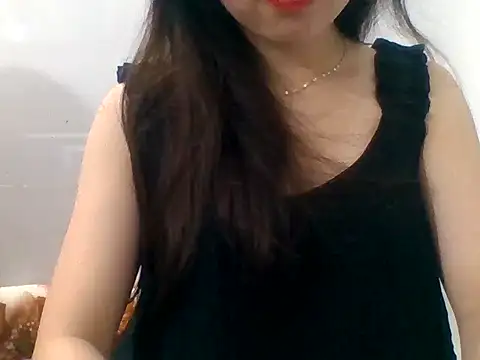 Snapshot of kiraa-007 chatting on May 4, 2026, 2:35 pm kiraa-007 online show from May 4, 2026, 2:35 pm