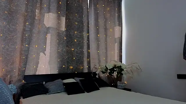 Snapshot of SashaXX_ chatting on February 27, 2026, 6:57 am SashaXX online show from February 27, 2026, 6:57 am