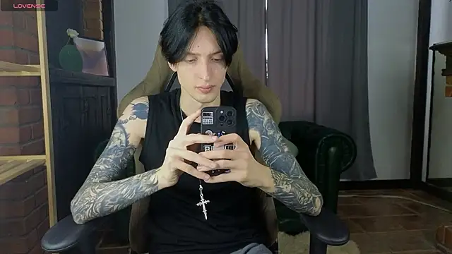 Snapshot of SashaXX_ chatting on February 28, 2026, 7:53 am SashaXX online show from February 28, 2026, 7:53 am