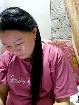 Snapshot of phay79 chatting on April 2, 2026, 12:14 pm phay79 online show from April 2, 2026, 12:14 pm