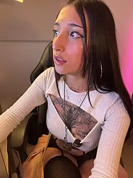 Snapshot of evabellee_ chatting on March 17, 2026, 12:48 am evabellee online show from March 17, 2026, 12:48 am