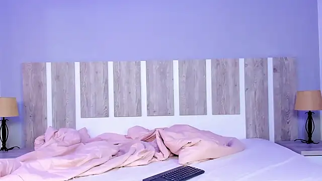 EmilySearss online show from April 5, 2026, 7:22 pm