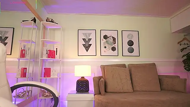 MandyCollins online show from April 18, 2026, 11:36 am