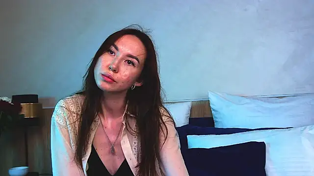 EmilyGray   online show from June 22, 2026, 7:38 am