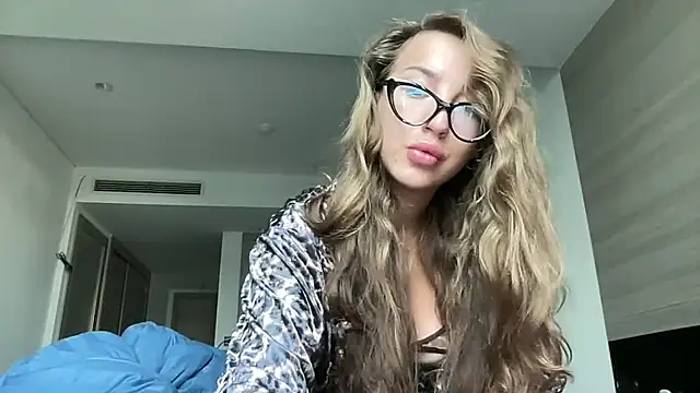 Kit kata online show from April 18, 2026, 11:49 pm