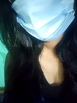 QUEEN LADYY online show from March 5, 2026, 4:47 pm