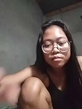 angelpinay44 online show from June 9, 2026, 3:23 pm