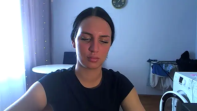 Snapshot of imvika chatting on April 23, 2026, 3:52 am imvika online show from April 23, 2026, 3:52 am