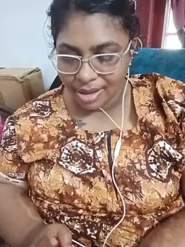Snapshot of deepika-mallus chatting on May 17, 2026, 8:23 am deepika-mallus online show from May 17, 2026, 8:23 am