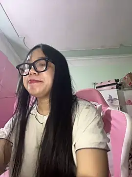 Leeeeiu online show from June 10, 2026, 3:44 pm