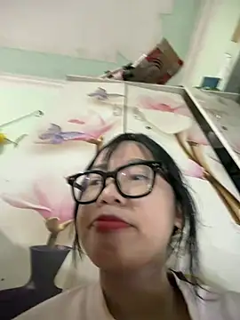 Leeeeiu online show from July 26, 2026, 3:08 pm