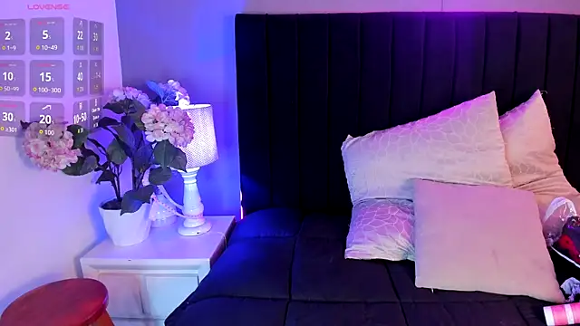 scarlett leex  online show from April 11, 2026, 3:44 am