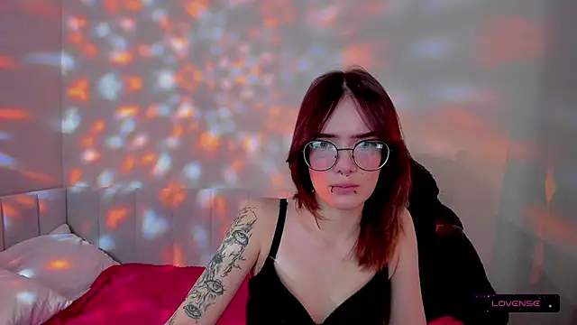 Marika Degas online show from March 12, 2026, 12:33 pm