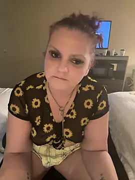 Snapshot of LoveMohr24 chatting on March 1, 2026, 6:43 pm LoveMohr24 online show from March 1, 2026, 6:43 pm