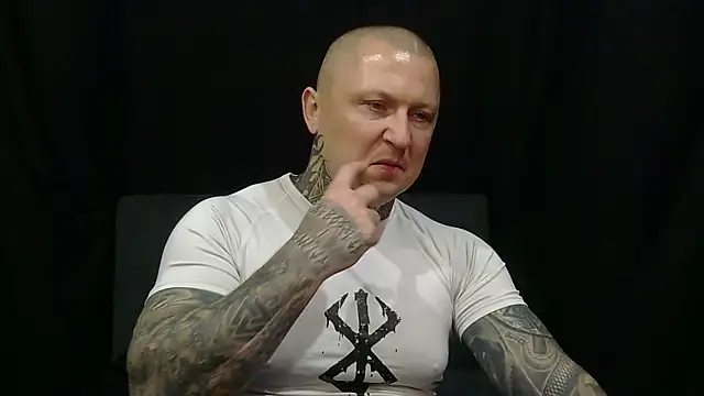 Snapshot of devilWithTats chatting on May 25, 2026, 7:25 am devilWithTats online show from May 25, 2026, 7:25 am