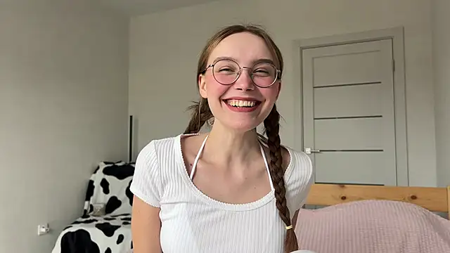 Lolatatee online show from March 20, 2026, 7:46 am