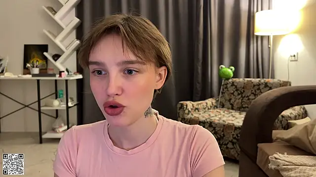 Snapshot of Lolatatee chatting on June 30, 2026, 7:04 pm Lolatatee online show from June 30, 2026, 7:04 pm