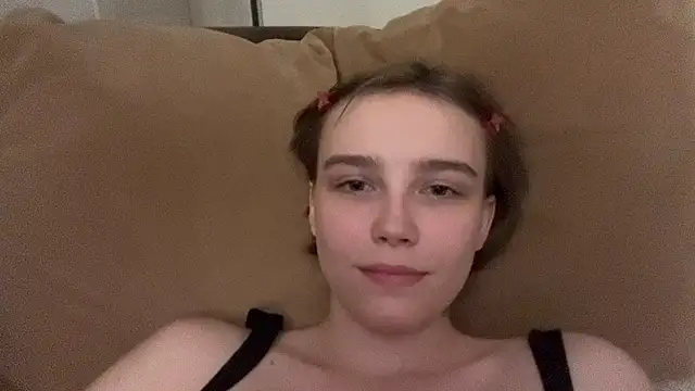 Snapshot of Lolatatee chatting on August 4, 2026, 9:39 pm Lolatatee online show from August 4, 2026, 9:39 pm