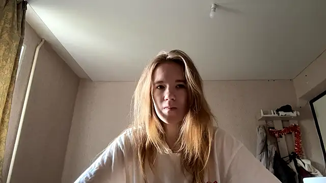 LeomaJee online show from June 10, 2026, 1:32 pm