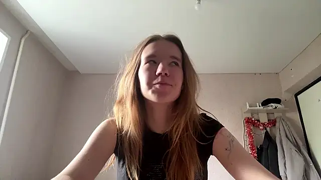 LeomaJee online show from July 3, 2026, 11:49 am