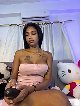 Snapshot of Antonella-smitt chatting on April 27, 2026, 12:47 pm Antonella-smitt online show from April 27, 2026, 12:47 pm