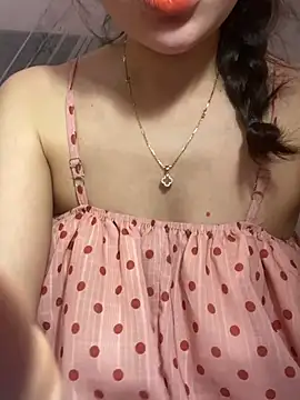 Snapshot of Liisa_loveU chatting on July 23, 2026, 10:35 am Liisa loveU online show from July 23, 2026, 10:35 am
