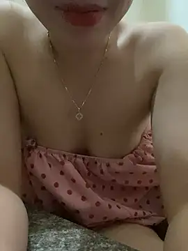 Snapshot of Liisa_loveU chatting on August 3, 2026, 10:32 am Liisa loveU online show from August 3, 2026, 10:32 am