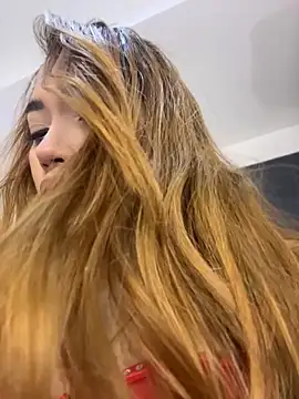 CyberMiaXXX online show from May 9, 2026, 1:05 pm
