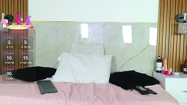 Snapshot of emi_bloom chatting on March 3, 2026, 12:44 pm emi bloom online show from March 3, 2026, 12:44 pm