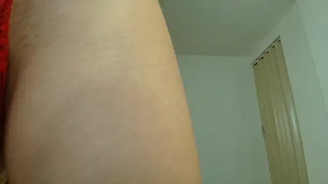 Snapshot of AmbarLee_ chatting on May 4, 2026, 12:12 pm AmbarLee online show from May 4, 2026, 12:12 pm