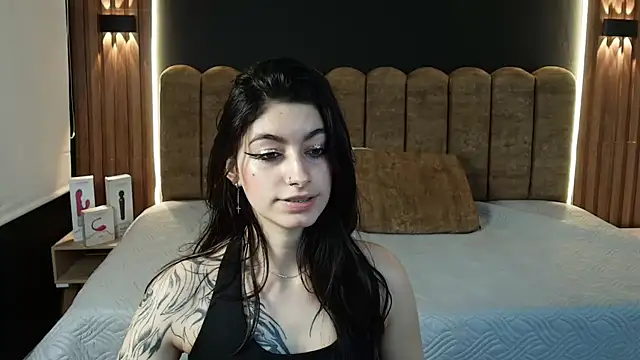 Snapshot of AmbarLee_ chatting on June 14, 2026, 12:07 pm AmbarLee online show from June 14, 2026, 12:07 pm