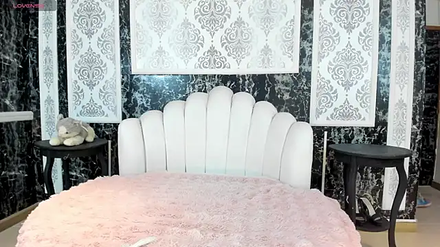 AngelinaAustin online show from March 20, 2026, 12:32 pm