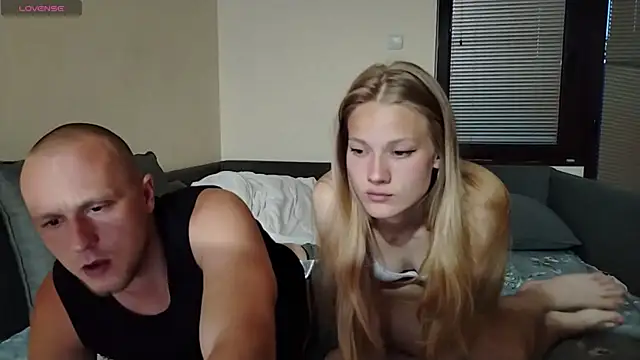 Snapshot of lion_and_kittyy chatting on June 4, 2026, 6:47 pm lion and kittyy online show from June 4, 2026, 6:47 pm