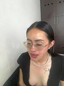 Snapshot of Anni_Rose chatting on March 17, 2026, 12:19 pm Anni Rose online show from March 17, 2026, 12:19 pm