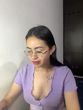 Snapshot of Anni_Rose chatting on March 21, 2026, 9:03 am Anni Rose online show from March 21, 2026, 9:03 am