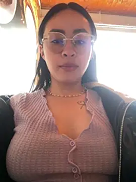 Snapshot of Anni_Rose chatting on April 7, 2026, 3:23 pm Anni Rose online show from April 7, 2026, 3:23 pm