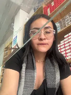 Snapshot of Anni_Rose chatting on April 8, 2026, 9:15 pm Anni Rose online show from April 8, 2026, 9:15 pm