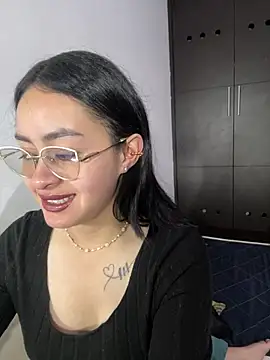 Snapshot of Anni_Rose chatting on April 11, 2026, 11:31 pm Anni Rose online show from April 11, 2026, 11:31 pm