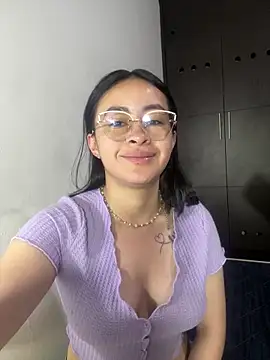 Snapshot of Anni_Rose chatting on April 15, 2026, 9:38 am Anni Rose online show from April 15, 2026, 9:38 am