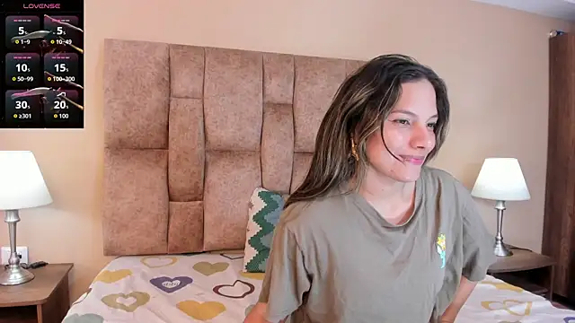 EmmaSanchez  online show from May 25, 2026, 8:37 pm