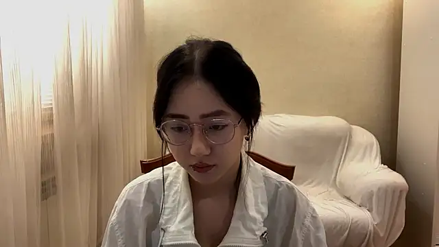Snapshot of SolvedGlobe chatting on May 11, 2026, 1:06 pm SolvedGlobe online show from May 11, 2026, 1:06 pm