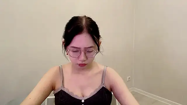 Snapshot of SolvedGlobe chatting on May 14, 2026, 1:07 pm SolvedGlobe online show from May 14, 2026, 1:07 pm
