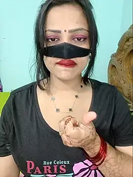 Snapshot of Beauty-3 chatting on April 22, 2026, 5:58 pm Beauty-3 online show from April 22, 2026, 5:58 pm